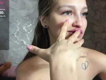 Honey-cute  live sex cam