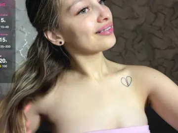 Honey-cute  live sex cam