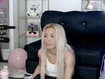 SarahRaiynex  live sex cam