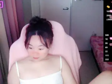 SassyGiirl  live sex cam
