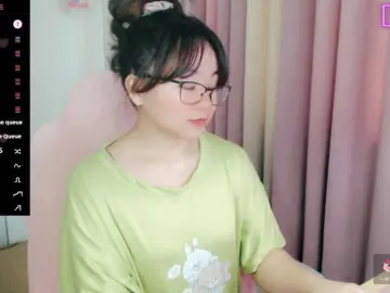 SassyGiirl  live sex cam