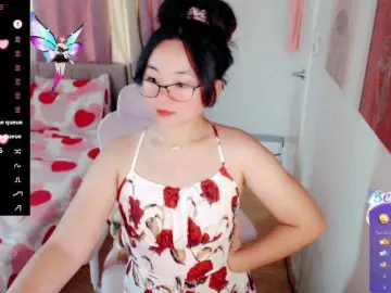 SassyGiirl  live sex cam