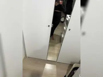 Kiss-krisss  live sex cam