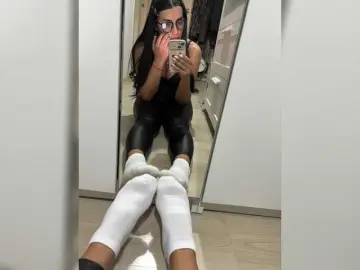 Kiss-krisss  live sex cam