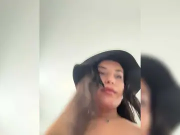 Kiss-krisss  live sex cam