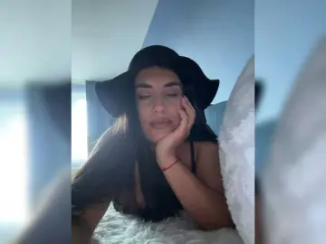 Kiss-krisss  live sex cam