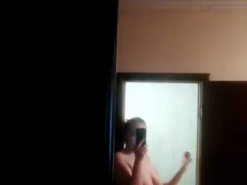 Malika25  live sex cam