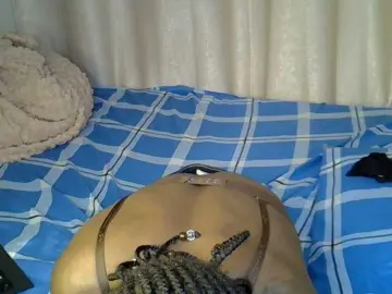 Queenbeib  live sex cam