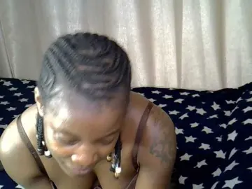 Queenbeib  live sex cam