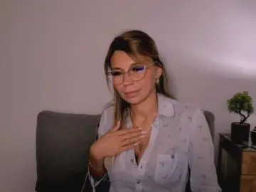 FreyaHoney  live sex cam