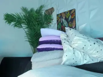 Hellen-Sky  live sex cam