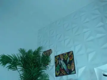 Hellen-Sky  live sex cam