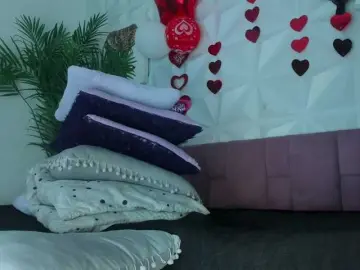 Hellen-Sky  live sex cam