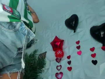 Hellen-Sky  live sex cam