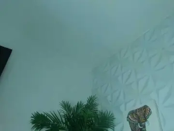 Hellen-Sky  live sex cam