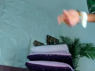 Hellen-Sky  live sex cam