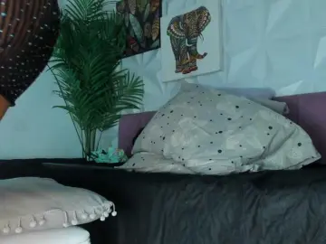 Hellen-Sky  live sex cam