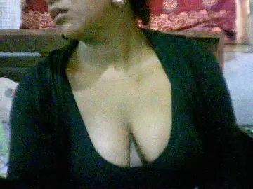 Louisianah  live sex cam