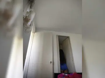 NinaBelluschi  live sex cam