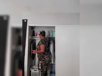 QueenAnitaDix  live sex cam