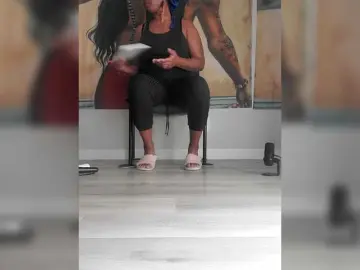 QueenAnitaDix  live sex cam