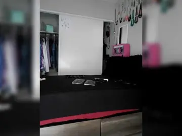 QueenAnitaDix  live sex cam