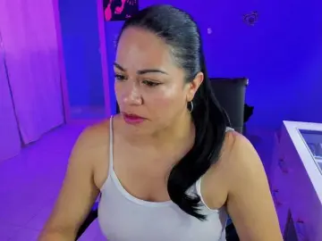 SkaterGal  live sex cam