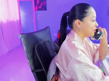 SkaterGal  live sex cam