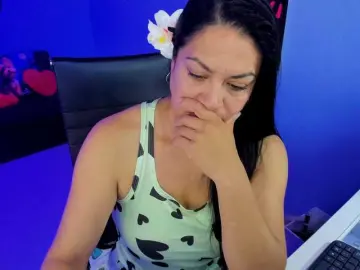 SkaterGal  live sex cam