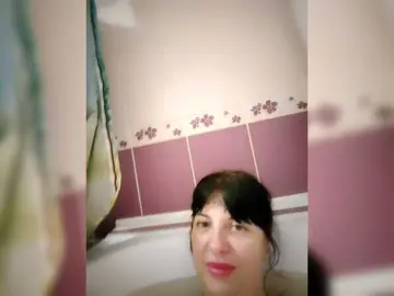 VikNika  live sex cam