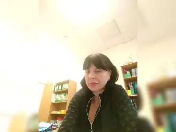 VikNika  live sex cam