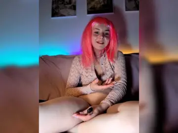Pussypiercingslut  live sex cam