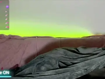 Pussypiercingslut  live sex cam