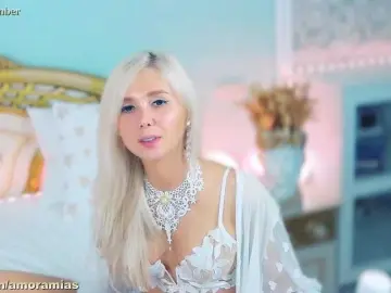 Amoramias  live sex cam