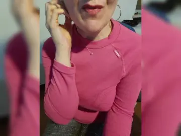 ElitalianMilf  live sex cam