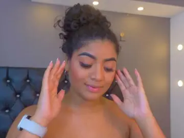 CarlyMonroee  live sex cam