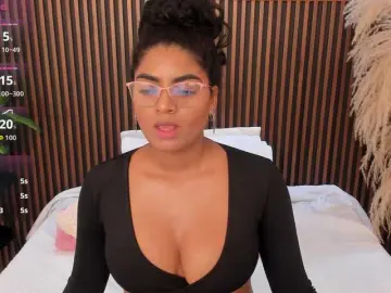 CarlyMonroee  live sex cam