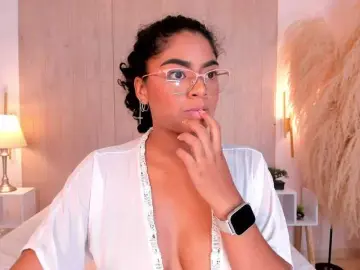 CarlyMonroee  live sex cam