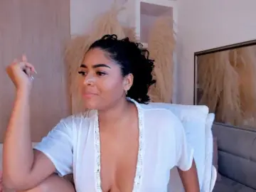 CarlyMonroee  live sex cam
