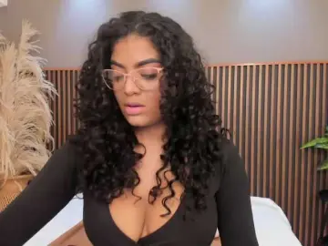 CarlyMonroee  live sex cam