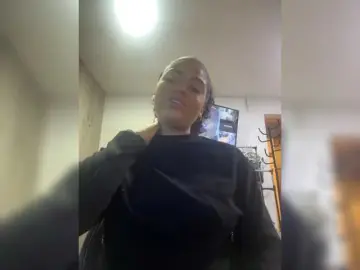 CarlyMonroee  live sex cam