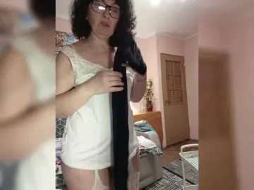 Danccee358  live sex cam