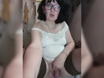 Danccee358  live sex cam
