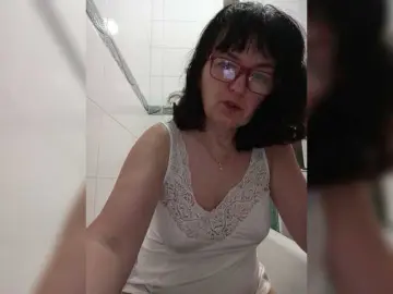 Danccee358  live sex cam