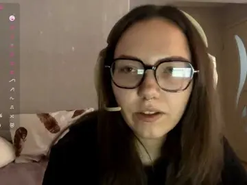 EsterAiu  live sex cam