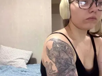 EsterAiu  live sex cam