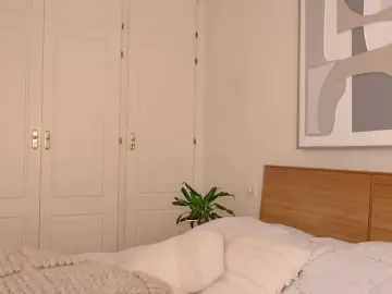 Helenahills  live sex cam