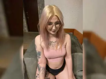 IlonaSai  live sex cam