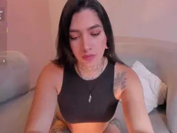 Itsyourlouane  live sex cam