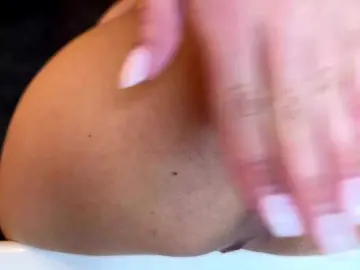 LunaHurt  live sex cam